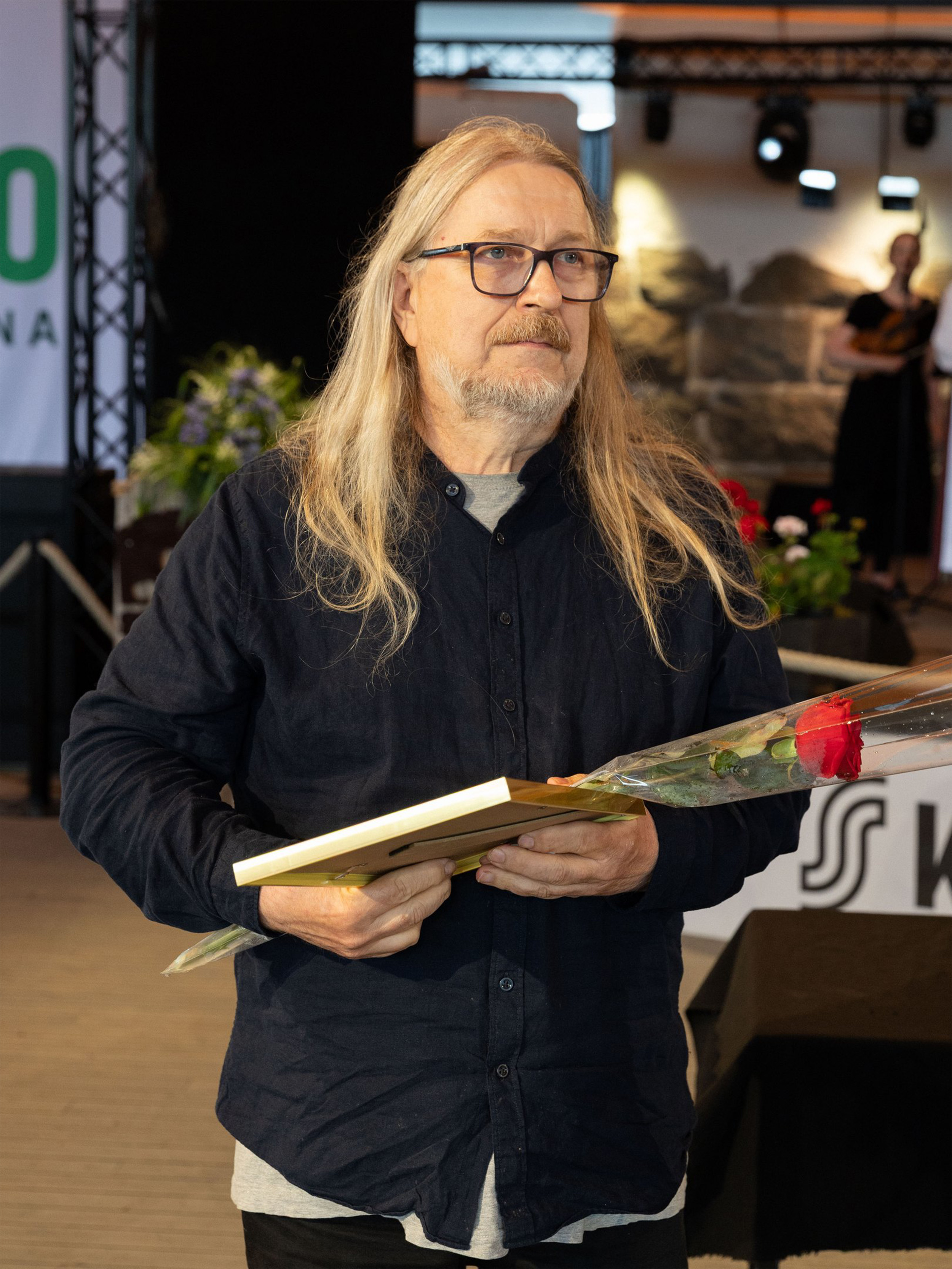 Rauno Nieminen Mestaripelimannit 2025_kuvaaja_Tiiu Hyyryläinen 2500 px Kaksi kuvaa yhdistettynä, vasemmalla pehmoaino, oikealla Hanna Ryynänen