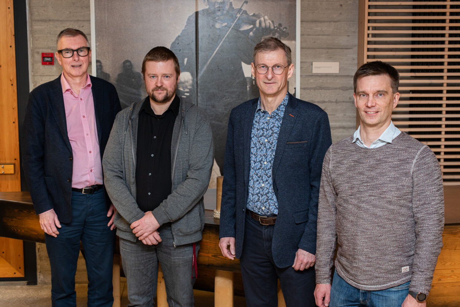 Kaustisen kansanmusiikkijuhlat ja OP Jokilaaksot solmivat kolmivuotisen yhteistyösopimuksen – maksuton avajaispäivä jatkuu vuosina 2026–2028